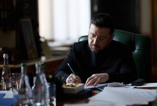 Зеленський обговорив зі Стармером припинення вогню на Великдень