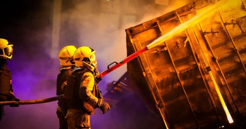 Росіяни знову атакували порт на Одещині: горіли контейнери і авто, пошкоджено ангари