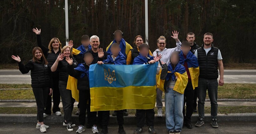 З окупації додому: Україна повернула ще сім дітей (фото, відео)