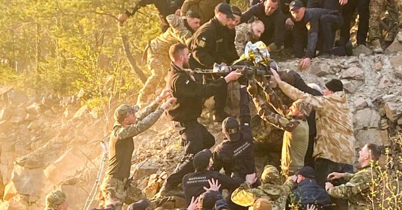 На Рівненщині після доби пошуків знайшли 10-річного хлопчика: він упав у кар'єр