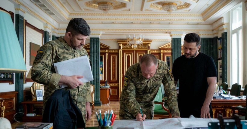 Сирський і Гнатов доповіли президенту щодо ситуації на фронті: подробиці