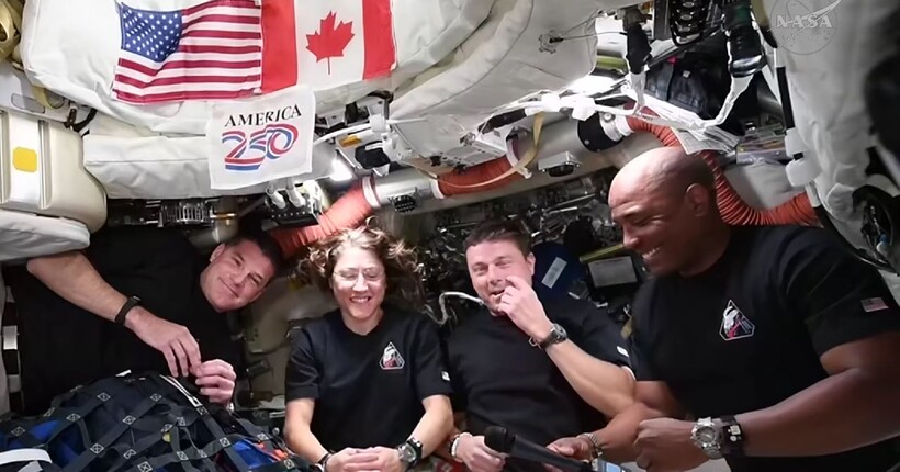 Астронавти Artemis II побили рекорд Apollo 13 та повертаються на Землю