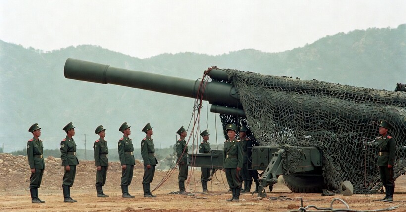 КНДР протестувала новітнє озброєння - електромагнітну зброю і бомбу з вуглецевого волокна