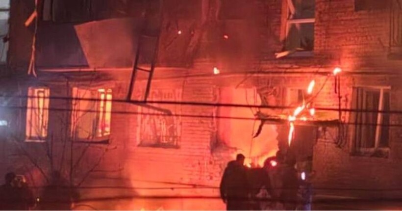 Росіяни вдруге за день поцілили безпілотником по житловій багатоповерхівці