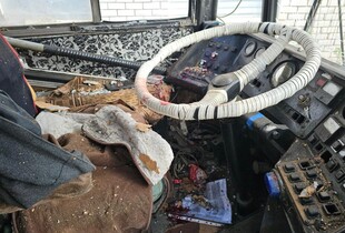 Ворог поцілив дроном по тролейбусу у Херсоні: подробиці