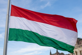 В Угорщині розпочалися парламентські вибори з рекордної явки виборців