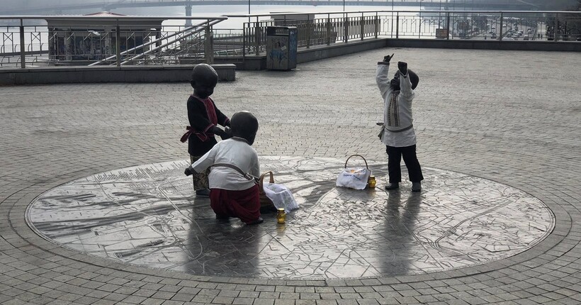 У Києві переодягли малюків-засновників до Великодня (фото)