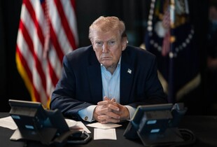 Блокада розпочалась: Трамп пригрозив знищенням суден