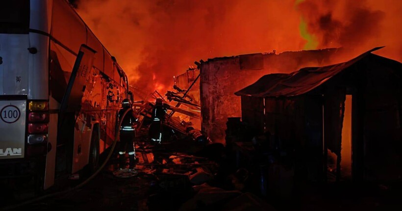 Ворог атакував порт в Ізмаїлі: пошкоджене іноземне судно, баржу і причал