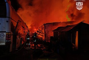 Ворог атакував порт в Ізмаїлі: пошкоджене іноземне судно, баржу і причал