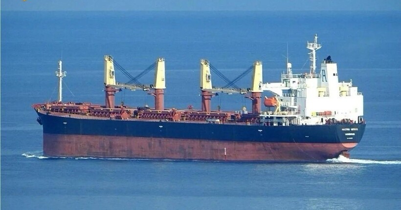 росія атакувала балкер LADY MARIS у Чорному морі: на борту виникло загорання (фото)