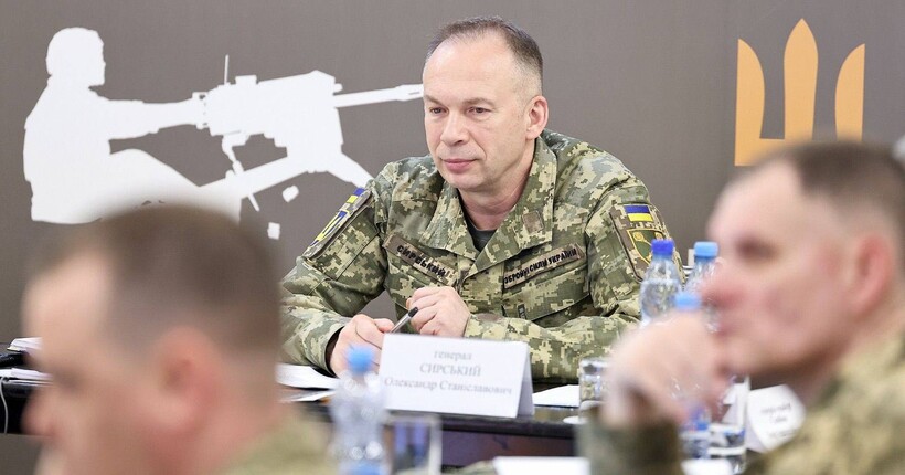 Росіяни почали наступ практично по всій лінії бойового зіткнення - Сирський