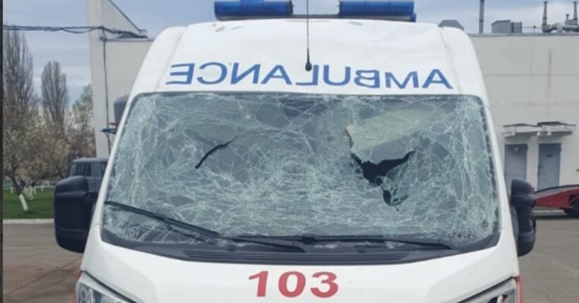 Поліція і медики потрапили під обстріл у Києві під час порятунку людей після удару