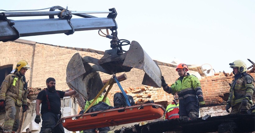 У Дніпрі з-під завалів дістали тіло чоловіка: число загиблих зросло до п'яти
