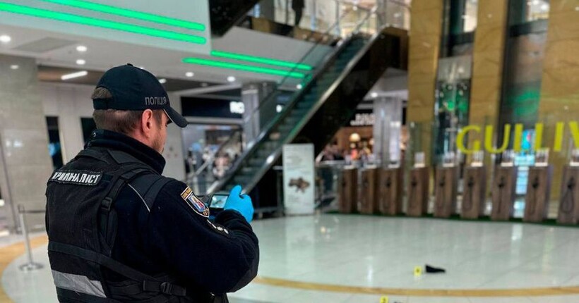 У столичному ТРЦ Gulliver загинув чоловік після падіння з висоти: перші подробиці