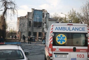 Росіяни вдарили по цивільним об'єктам у Запоріжжі: загинула людина (фото)