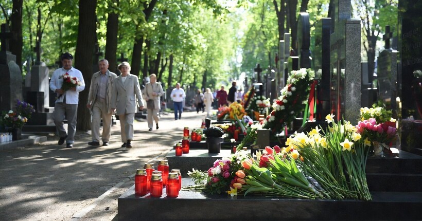 Поліція посилила заходи безпеки в поминальні дні: про що йдеться