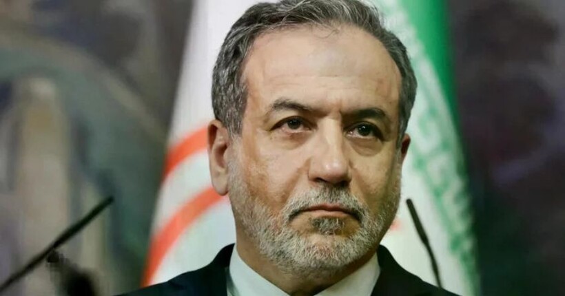 Іран відкрив Ормузьку протоку для комерційних суден - Арагчі