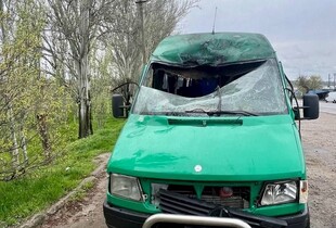 Ворог вдарив по маршрутці на Нікопольщині: серед постраждалих є дитина