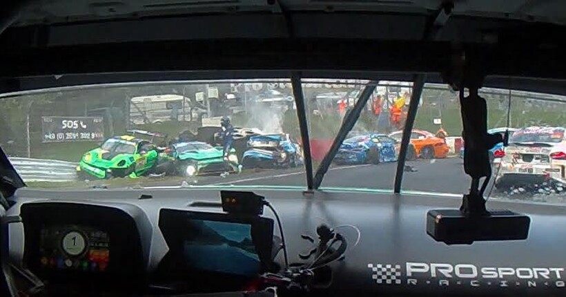 На гонці Нюрбургринг сталася масштабна аварія: загинув досвідчений пілот