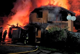 Росіяни вдарили дронами по житловому сектору на Київщині: постраждала людина