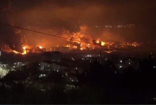 В Туапсе після атаки дронів вирує пожежа в порту та на НПЗ