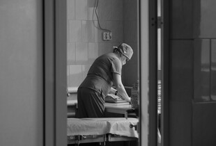 Теракт у Києві: у лікарі помер чоловік, якого поранив стрілок