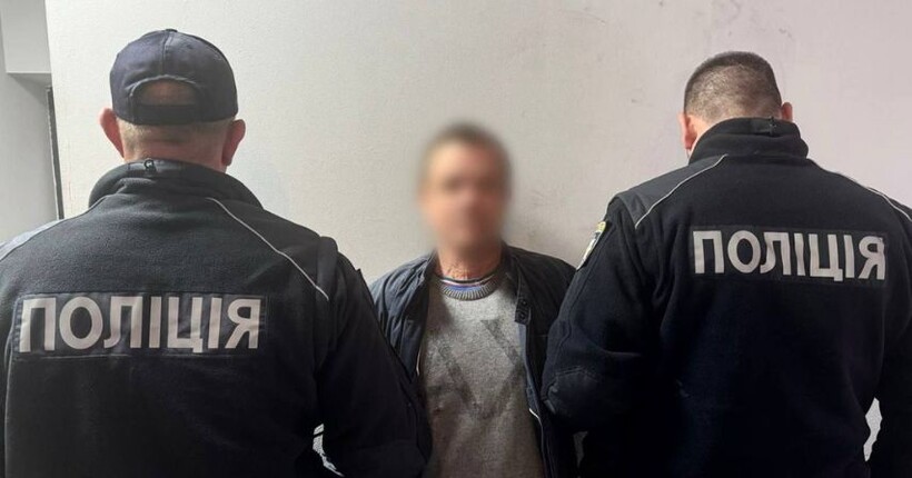 У Рахові пенсіонер із сокирою погрожував поліцейським, які приїхали на виклик