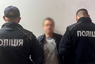 У Рахові пенсіонер із сокирою погрожував поліцейським, які приїхали на виклик