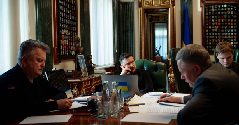 Зеленський анонсував підготовку нових військових і економічних рішень