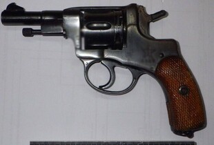 У Києві водій автівки відкрив вогонь з пістолета по пішоходу під час конфлікту