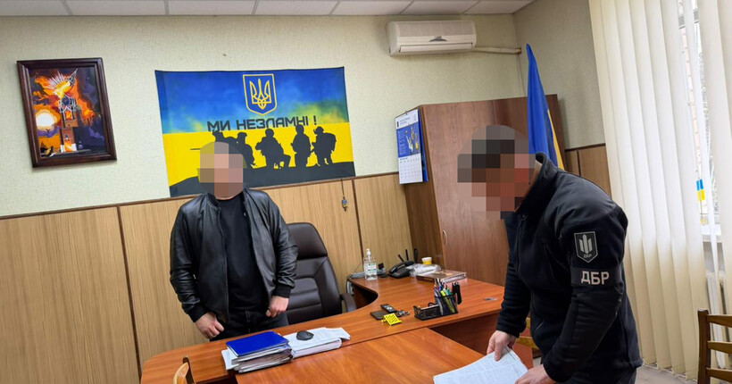 Били та погрожували зброєю: ДБР повідомило про підозру військовослужбовцям ТЦК у Харкові
