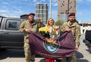 Побачила збір в ефірі телемарафону: Ірина Федишин передала пікап військовим 71 ОАеМБр