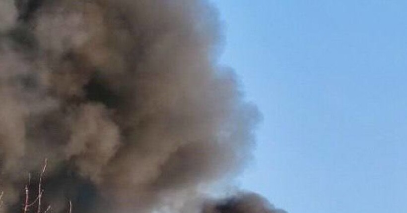 Вибухи в Кривому Розі: ворог поцілив в адмінбудівлю і обʼєкт інфраструктури