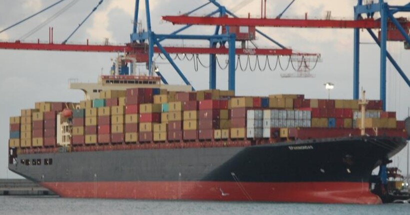 На одному з захоплених Іраном суден є українці -  Reuters