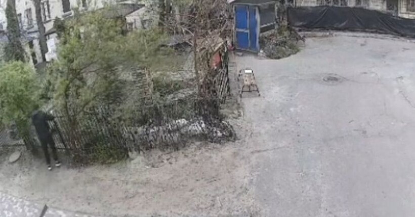 У Київському ТЦК прокоментували інцидент з чоловіком, якого госпіталізували після падіння