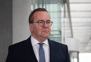 Німеччина перекидає військові кораблі до Середземного моря - Пісторіус