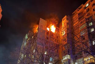 Нічний удар по Одесі: горіли дві багатоповерхівки, є постраждалий