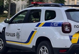 У Києві невідомий відкрив вогонь по автівці: поліцейські розшукують стрільця