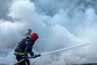 рф атакувала залізничну інфраструктуру у трьох регіонах: знищено вагон, пошкоджено електровоз