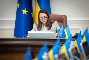 Уряд скасував заборону на виїзд за кордон для деяких категорій жінок-посадовиць: про кого йдеться
