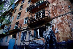 Нічна атака на Дніпро: поранені вагітна жінка і чоловік, горить п'ятиповерхівка