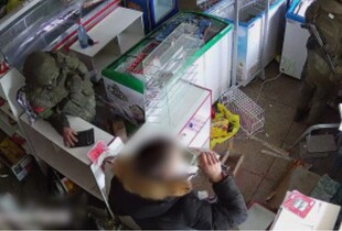 ДБР затримало експравоохоронця на Чернігівщині, який на початку повномасштабного вторгнення пограбував магазин