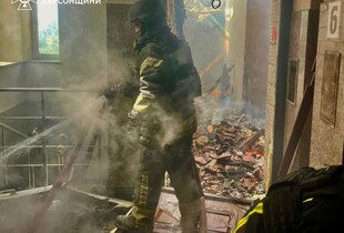 Ворожий удар по Івано-Франківську: є влучання у житловий будинок та поранені