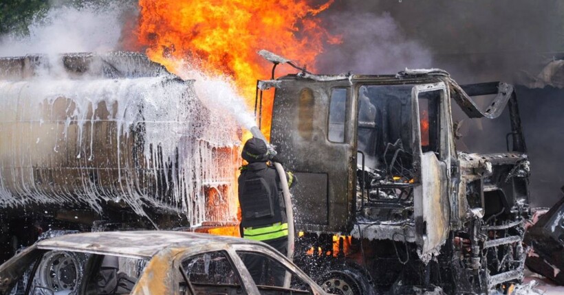 Вибухи в Запоріжжі: над містом піднявся чорний дим, є постраждалі