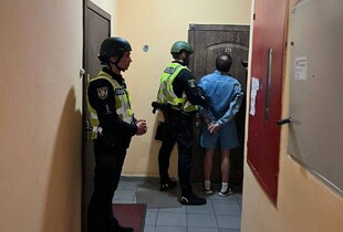 У Києві чоловік відкрив стрілянину і зачинився в квартирі: поліція розповіла деталі
