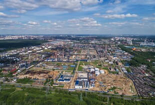 НПЗ в Москві зупинив роботу після прильотів