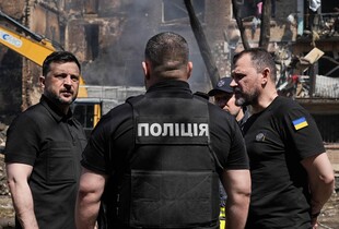 Зеленський відвідав пошкоджені внаслідок атаки рф локації у Києві
