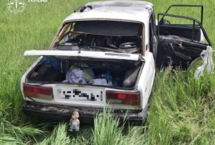 Росіяни FPV-дроном атакували авто на Харківщині: поранено подружжя