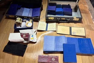 На Київщині ліквідували мережу підробки документів: 15 осіб отримали підозри